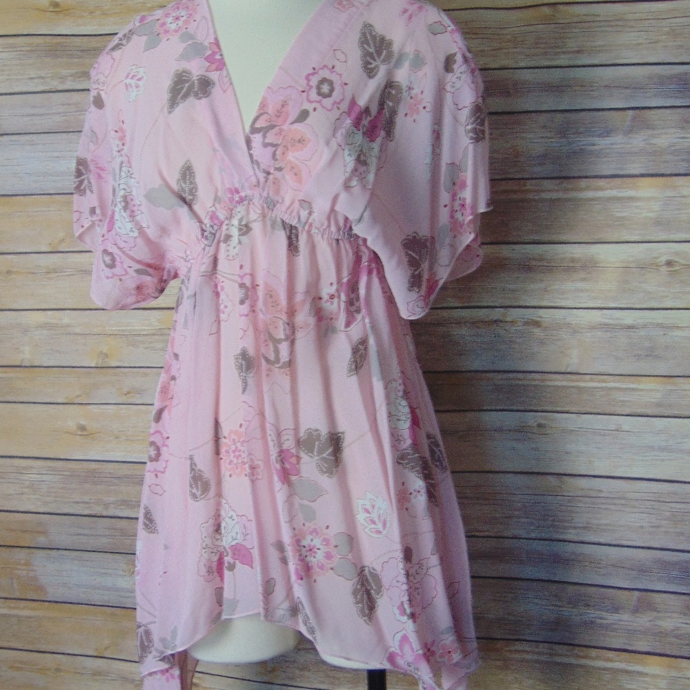 NWT Beautiful pink floral top - Made in USA